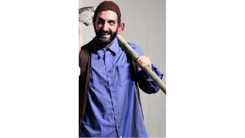 مصطفی ساسانی در سریال نجلا