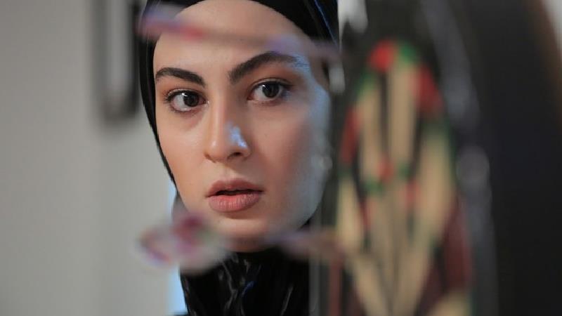 سریال سرزده  مریم مومن