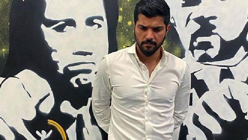 سینا مهراد بازیگر نقش حامد در سریال آقازاده