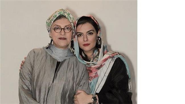 دنیا مدنی  و مادرش رویا تیموریان