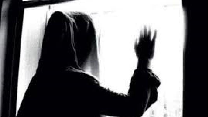 تعض به دختر