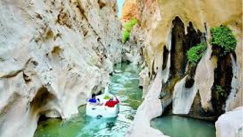 شرایط سفر به تنگه لی لی