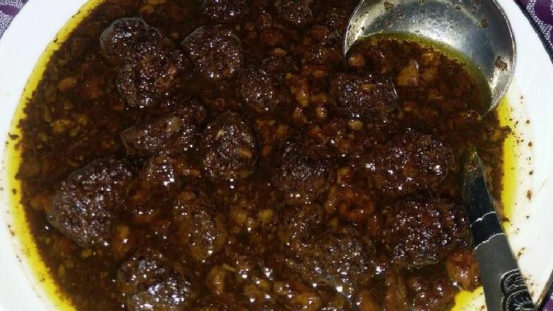 طرز روغن انداختن خورشت فسنجان