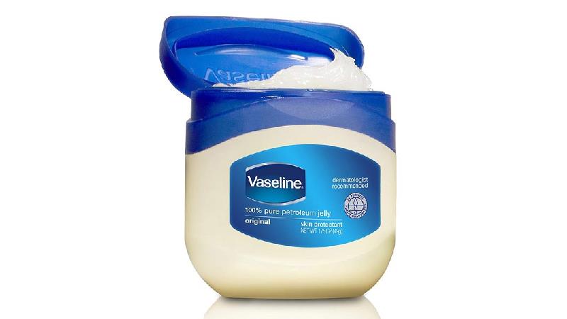 وازلین و جوش سر سیاه