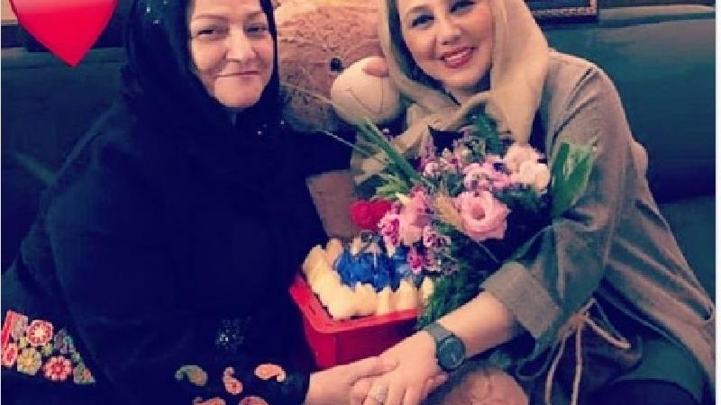 بهنوش بختیاری و مادرش