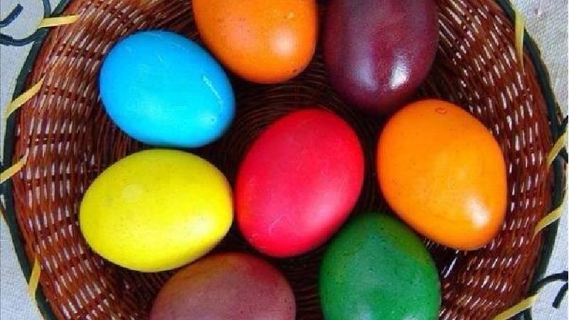 تخم مرغ رنگی با مواد طبیعی