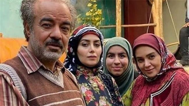 نورالدین خانزاده و دخترانش 