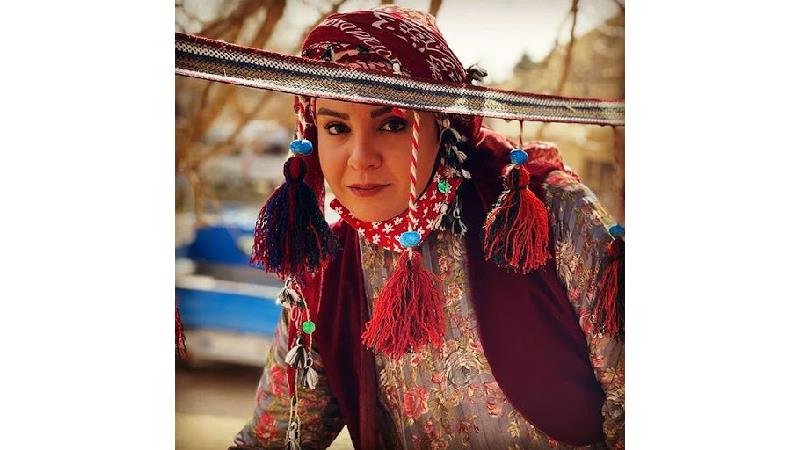 ماه کاووس در سریال نون خ کیست