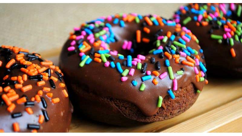 چگونه دونات شکلاتی درست کنیم