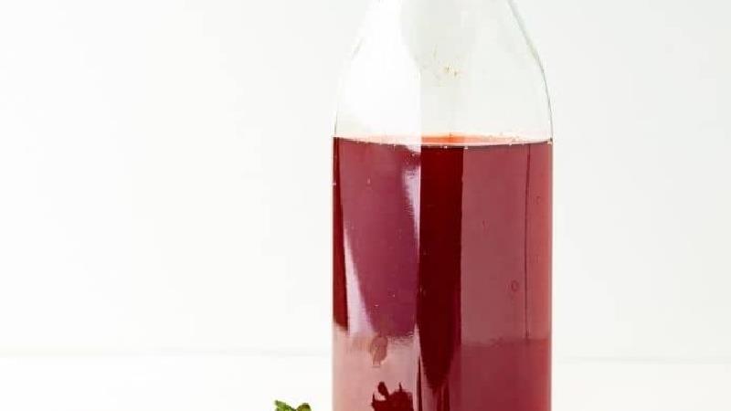 طرز تهیه شربت توت فرنگی بدون مربا