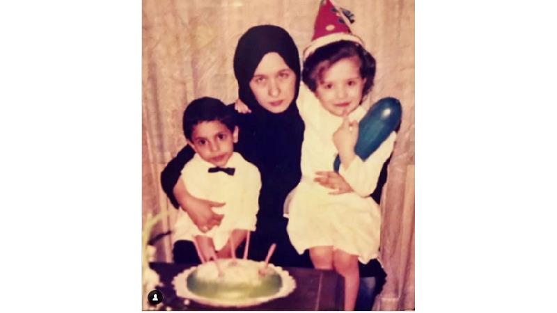 مهراوه شریفی نیا و مادرش