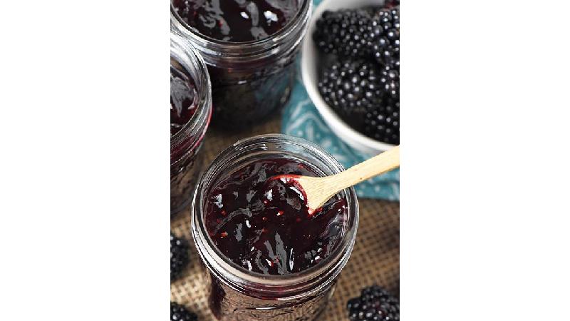طرز تهیه شربت و مربای توت سیاه