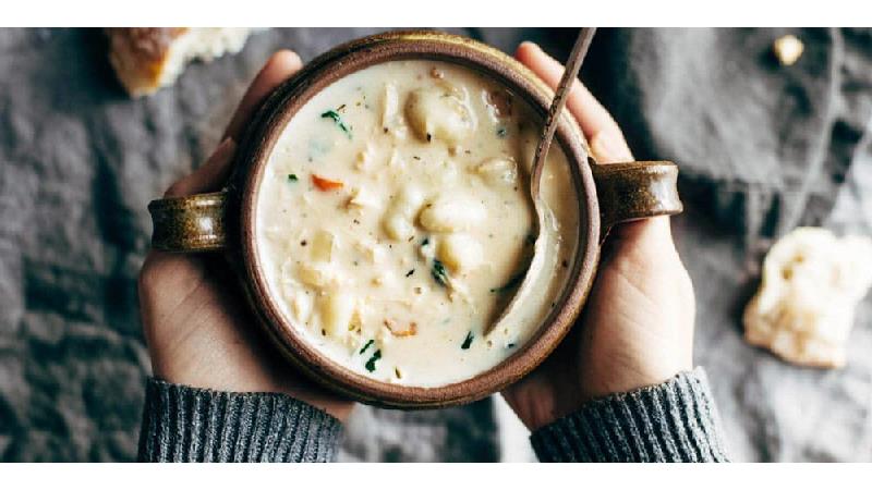 طرز تهیه سوپ خامه ای با قارچ و جو