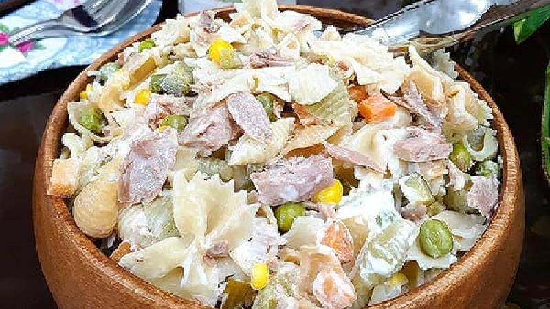 سالاد ماکارونی مرغ