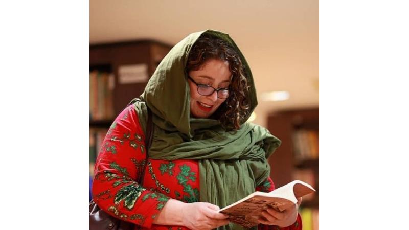 ژاله صامتی بازیگر نقش پری در سریال زیرخاکی