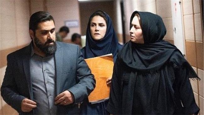 ژاله صامتی در فیلم شب اول 18 سالگی 