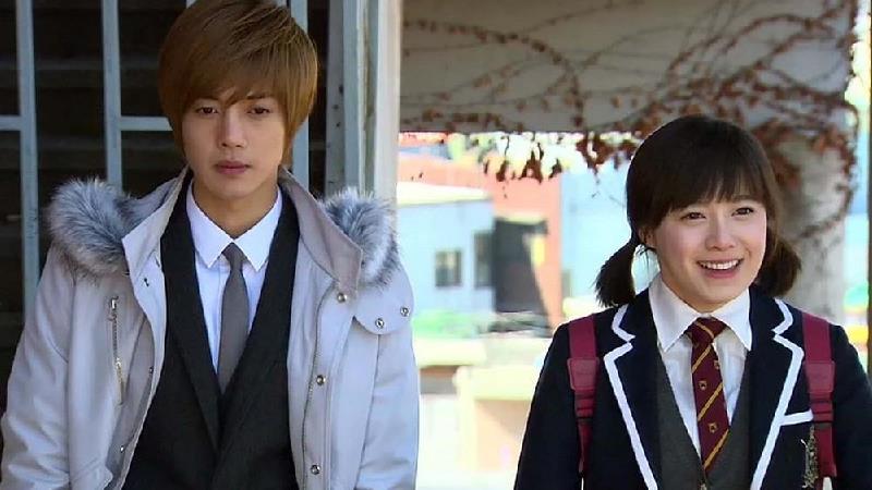 بازیگران سریال پسران برتر از گل