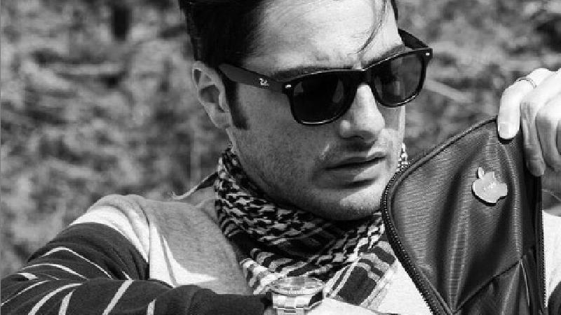 سجاد بابایی بازیگر نقش دانیال در سریال زندگی زیباست