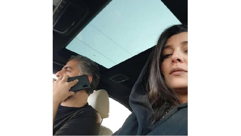 ساره بیات و همسرش