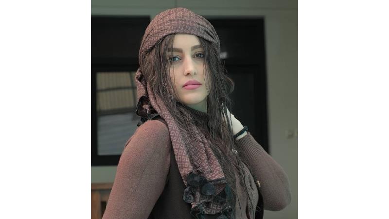 فهیمه مومنی بازیگر نقش صبا در سریال افرا