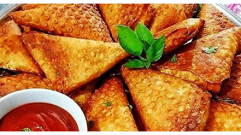 سمبوسه گوشت با نان لواش