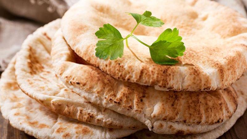 طرز تهیه نان پیتا روی گاز