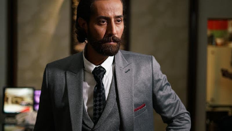 آرش آصفی در سریال خانه امن