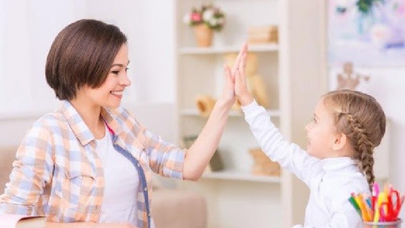 تشویق کودکان