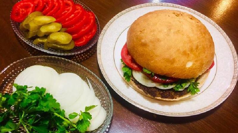 همبرگر خانگی