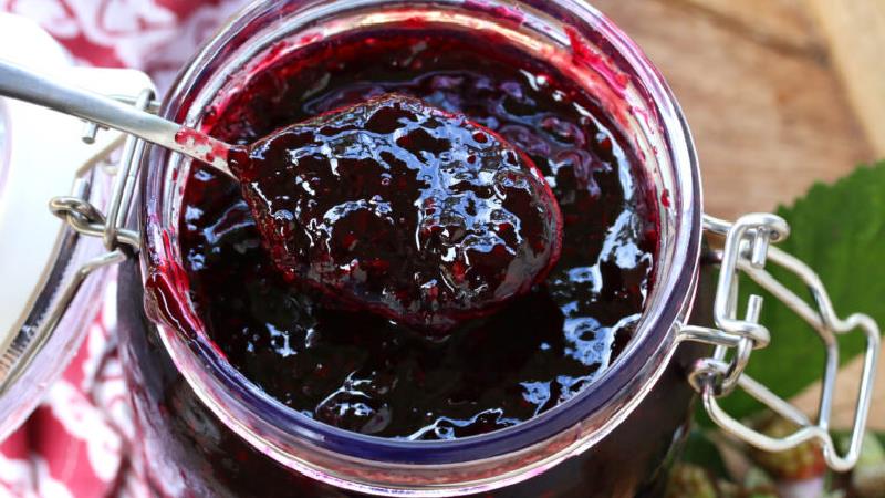 طرز تهیه مربای توت سیاه